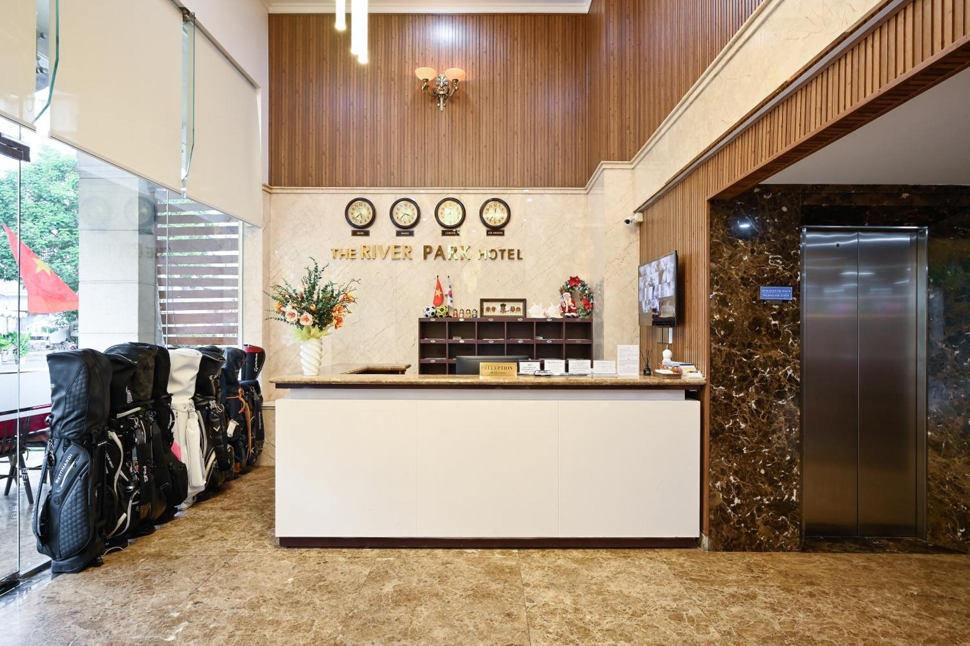 The River Park Hotel Хошимин Экстерьер фото