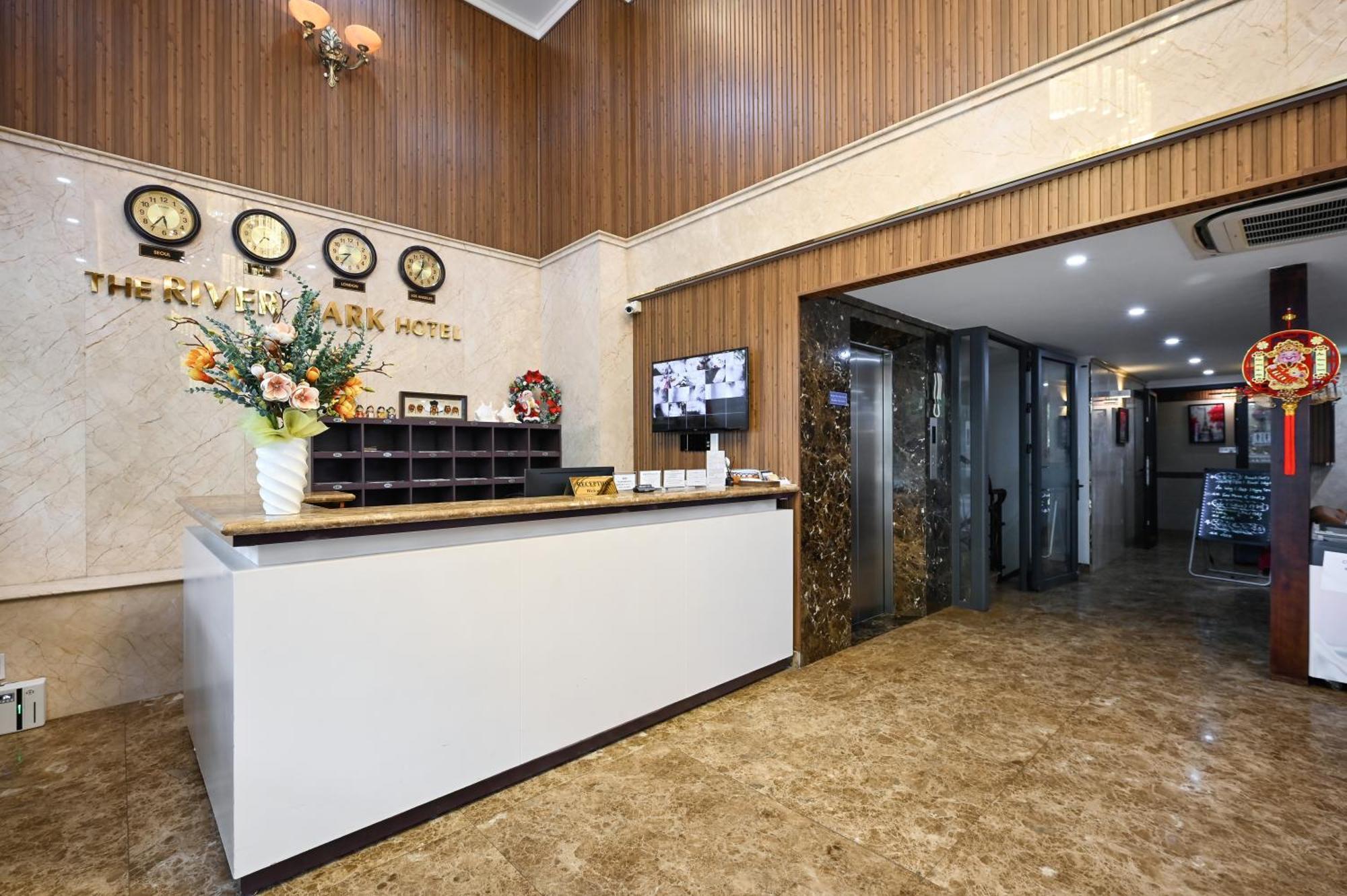 The River Park Hotel Хошимин Экстерьер фото