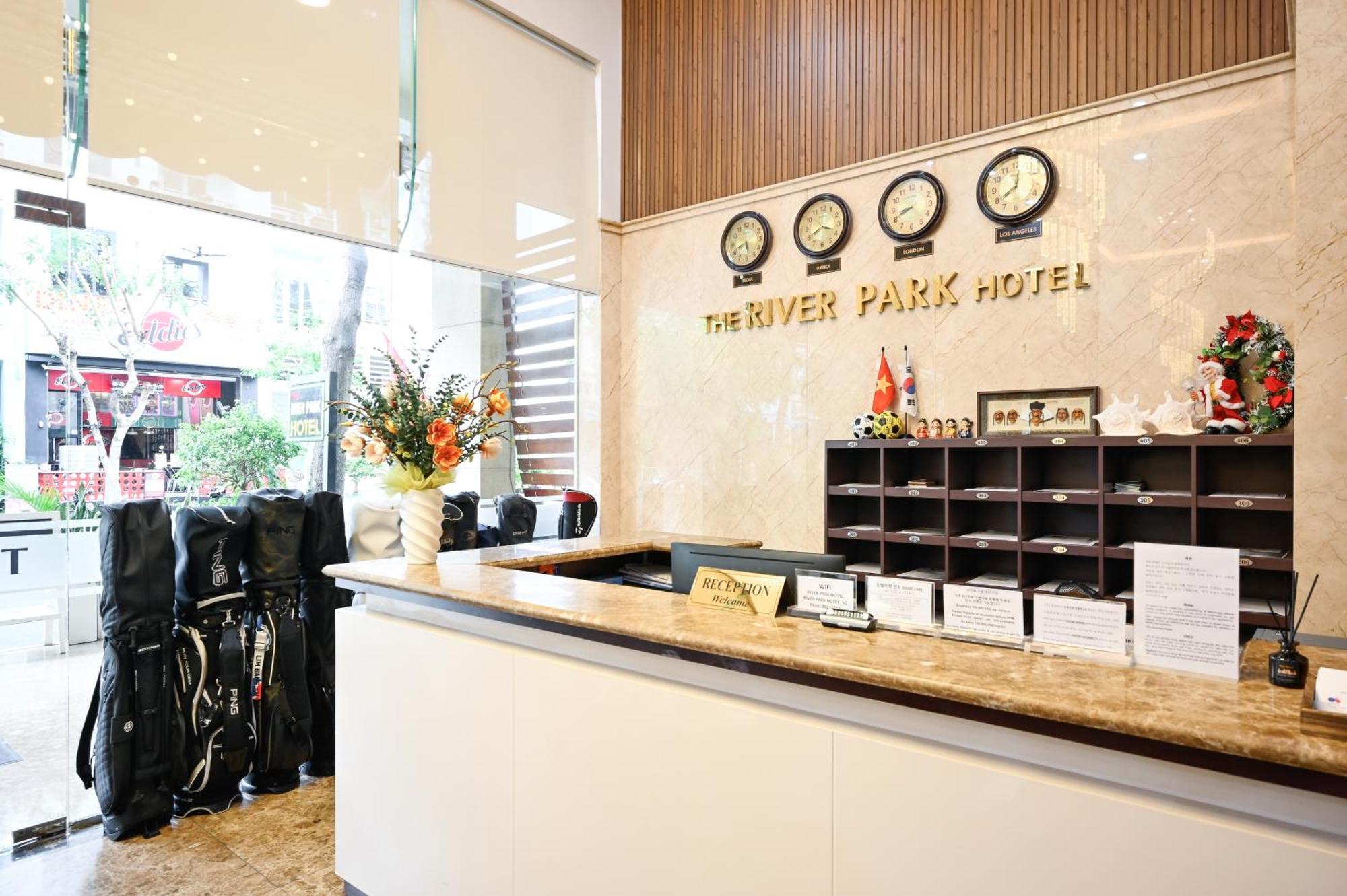 The River Park Hotel Хошимин Экстерьер фото